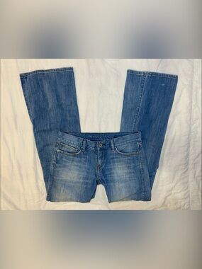 Vintage Levis Lowrise Flared Jeans